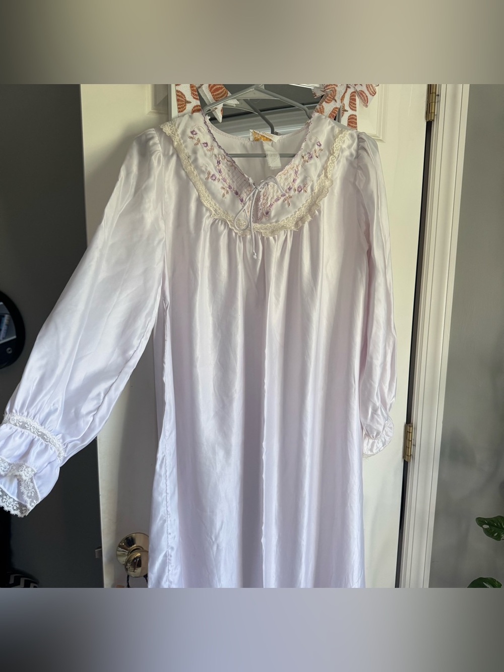 Barbizon Vintage Cottage Nightgown Prairie Lace Pintucks Grandma Satin Embroider